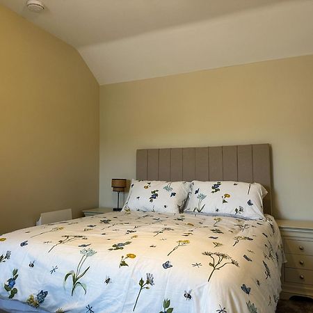 Adams Complex Apartment Тъламор Екстериор снимка