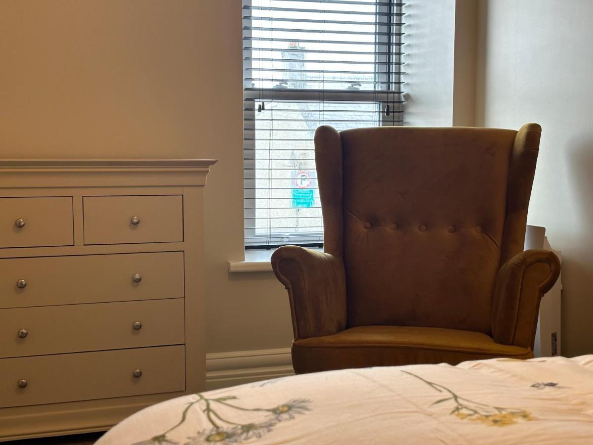 Adams Complex Apartment Тъламор Екстериор снимка
