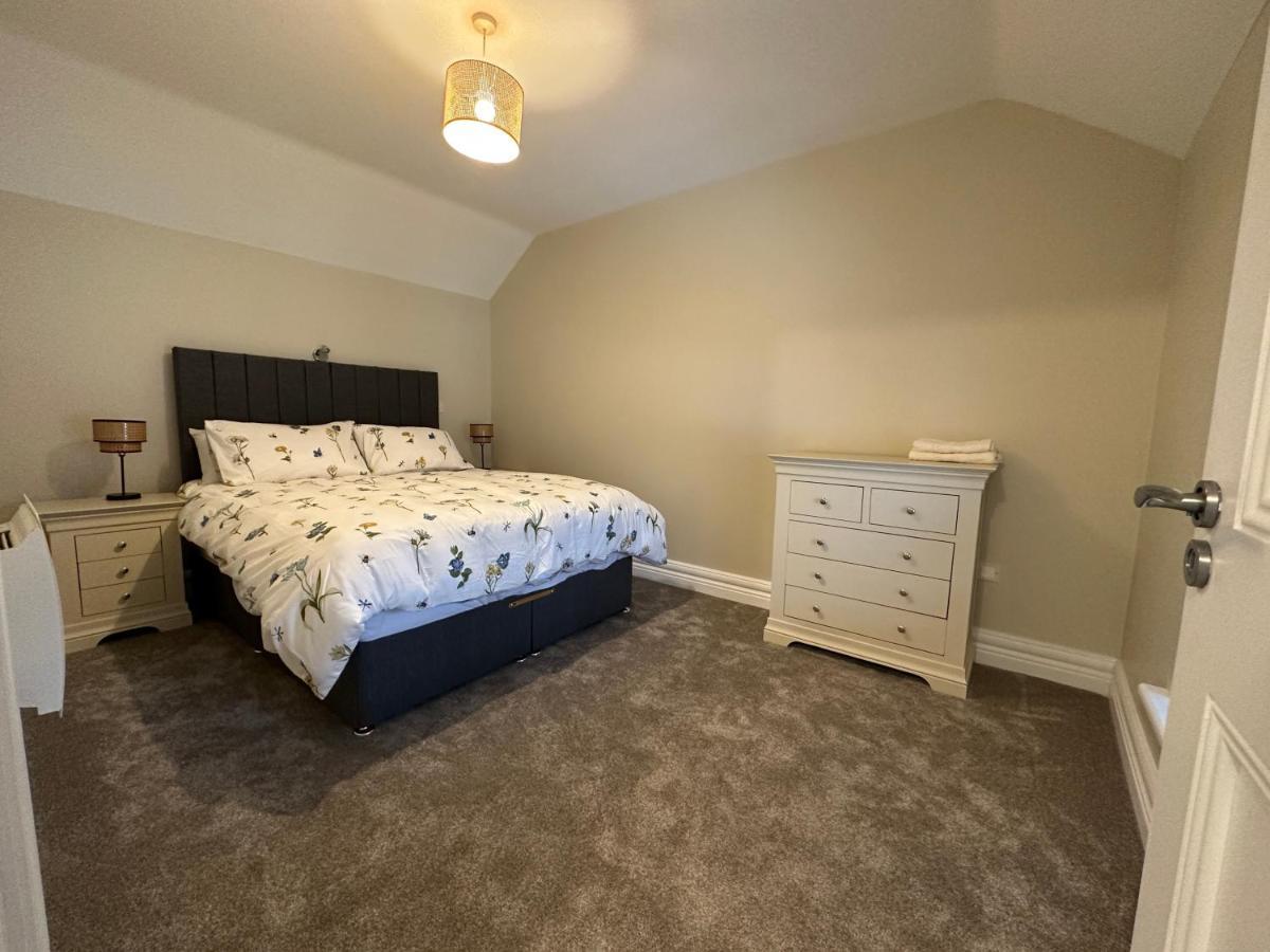 Adams Complex Apartment Тъламор Екстериор снимка