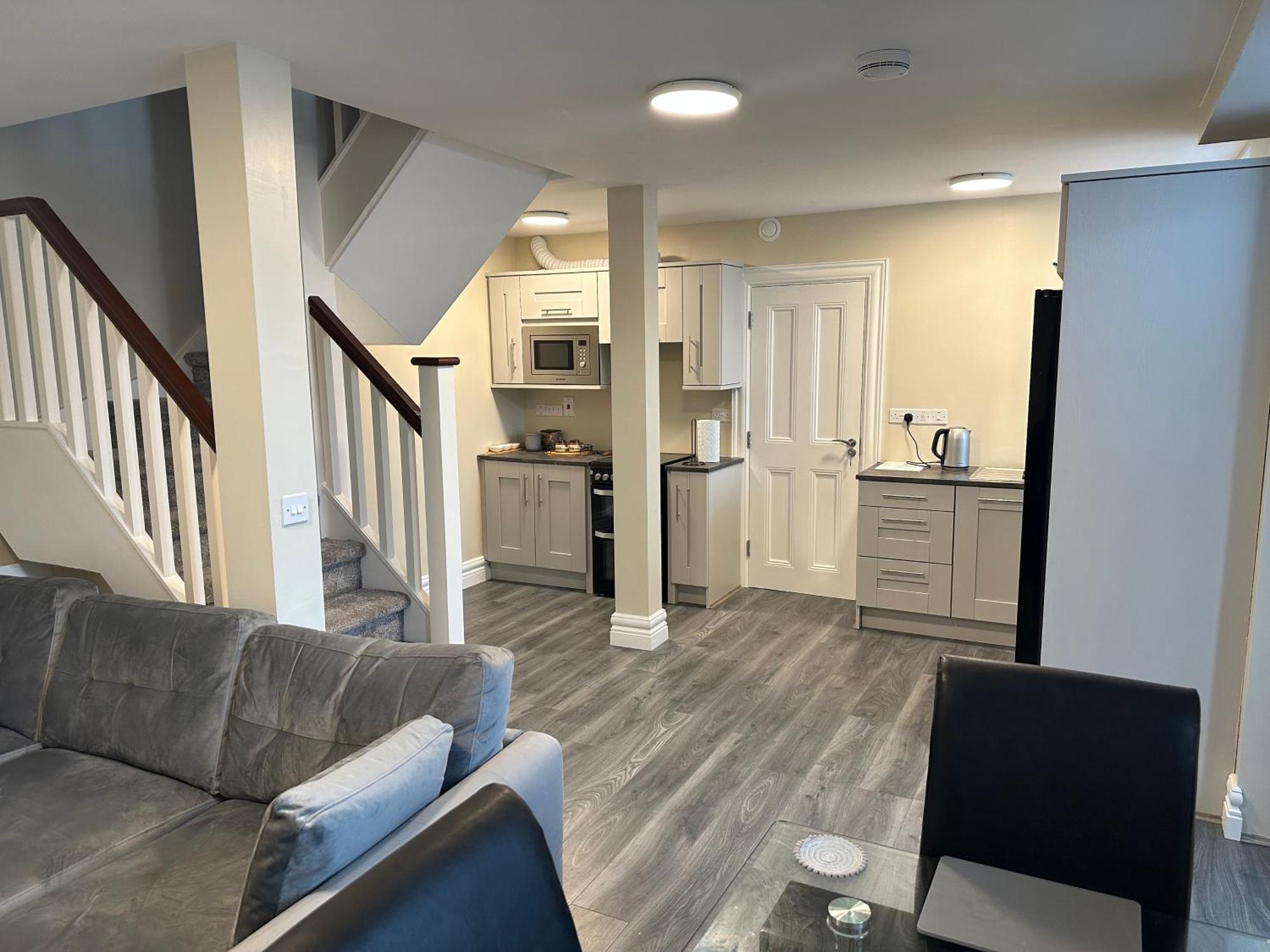 Adams Complex Apartment Тъламор Екстериор снимка