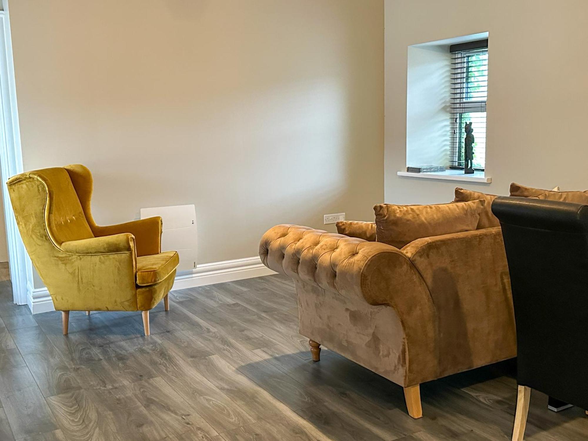 Adams Complex Apartment Тъламор Екстериор снимка