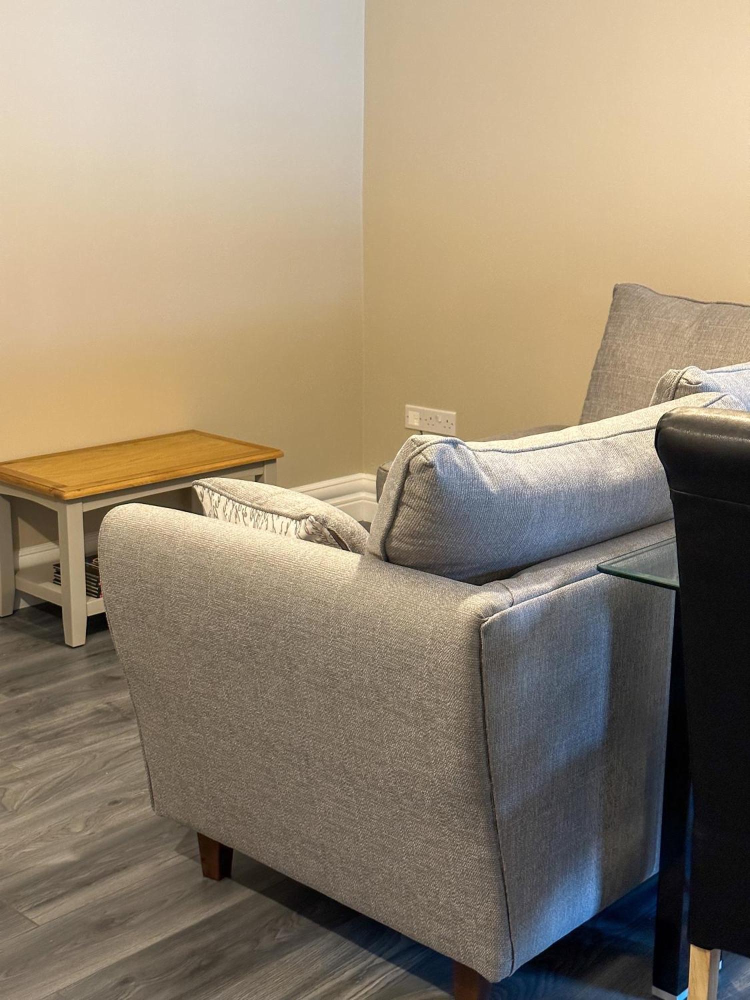 Adams Complex Apartment Тъламор Екстериор снимка